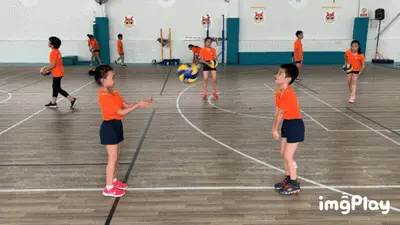 雷迪克：不认为詹姆斯需要重拾信心，他因为伤病还在追赶进度