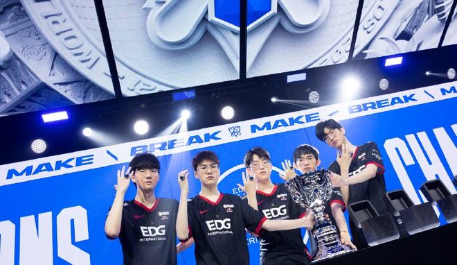 域中引发了 域中引发了