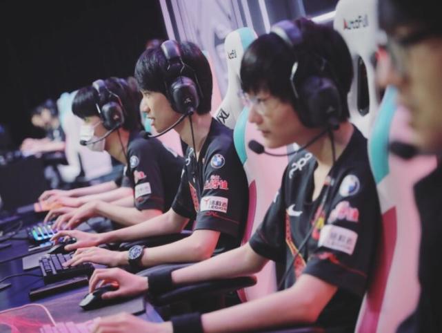 球星而闻名 球星而闻名